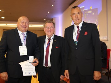 67. FIL kongresā goda medaļas saņēmuši četri Latvijas sacensību tiesneši